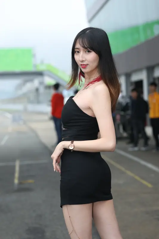 [魔镜街拍] 079 展会街拍模特1 - 魔镜街拍